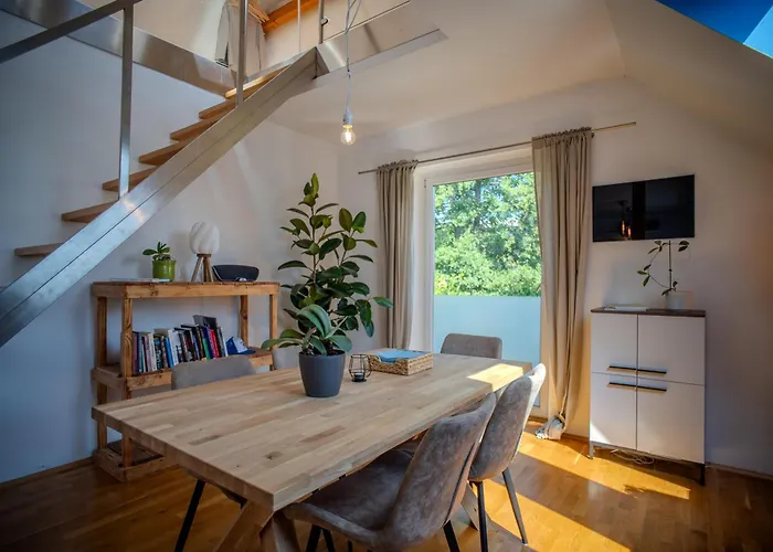 Attic & Terrace Lägenhet *